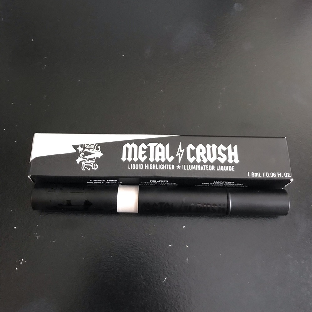 KVD Metal Crush Liquid Highlighter - Picture 2 of 3